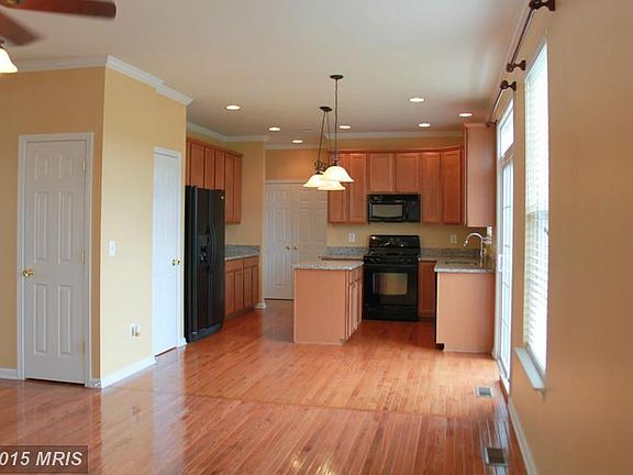 4th image of 118 Vincent Dr
