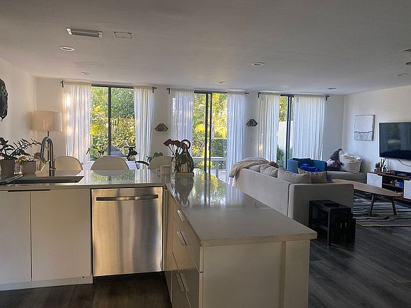 4th image of 3953 Adra Ave