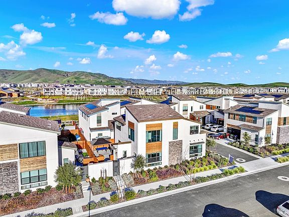 5th image of 2365 Waterside Drive