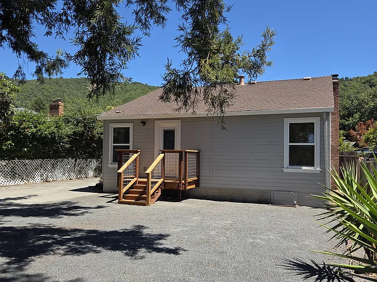 131 N San Pedro Rd — Photo 20