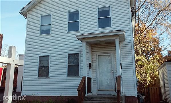 This is the front view of the rental property