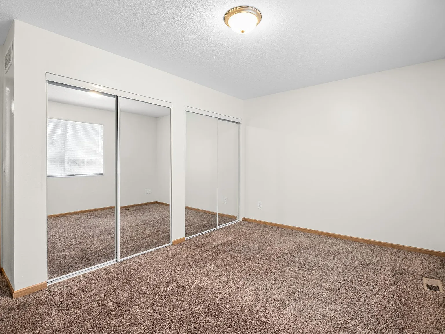 825 Parker Blvd — Photo 3