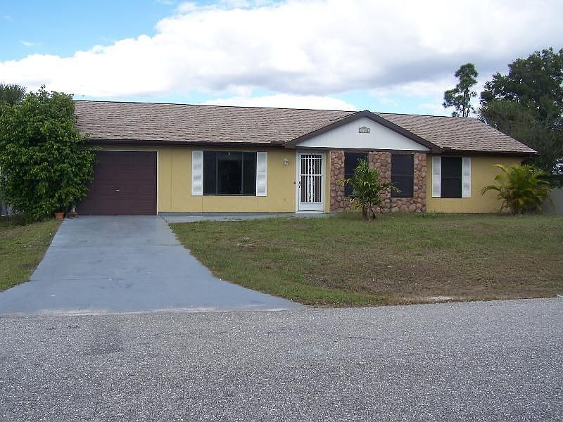 1st image of 18340 Morrisson Ave