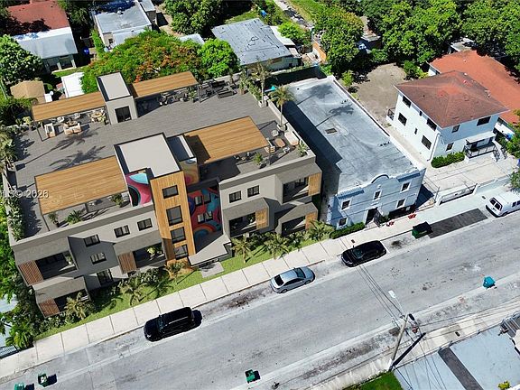 3rd image of 255 NW 32nd St