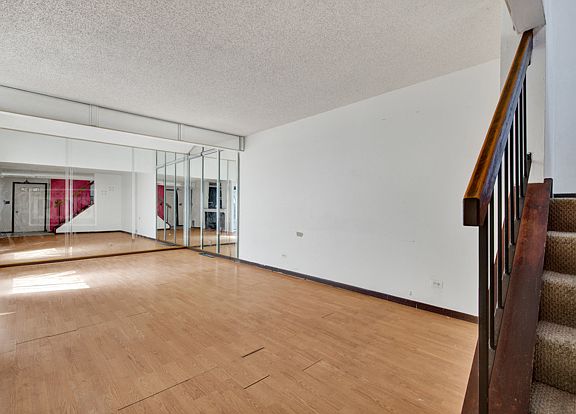 3rd image of 4435 Washington Dr #0