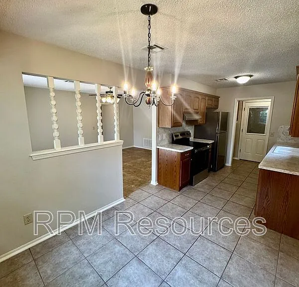 405 Meadow Lake Dr — Photo 9