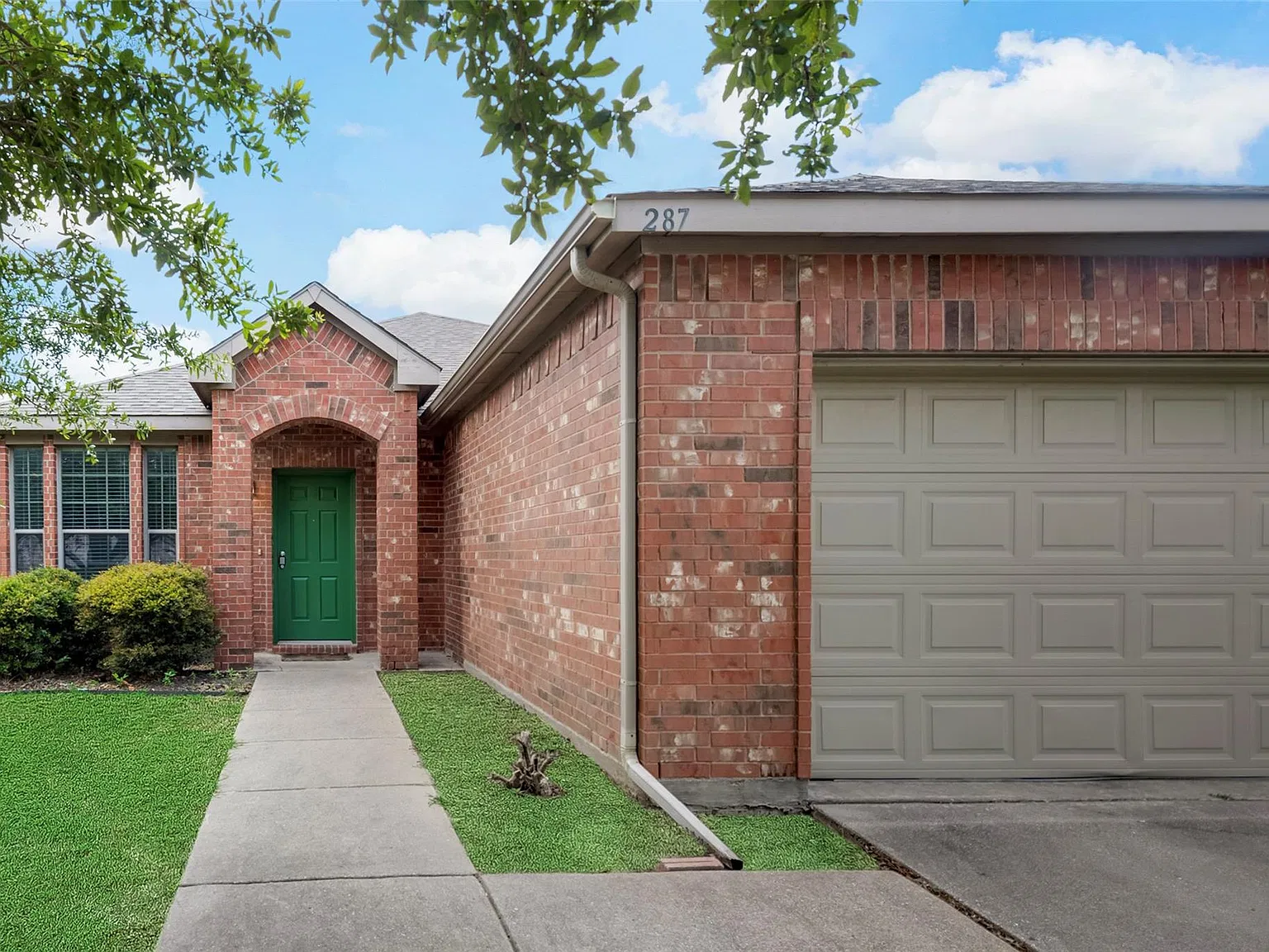 4 bed, 1798 sqft, $2,350 — Photo 3
