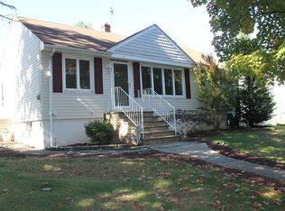 531 Spring Valley Rd, Paramus, NJ 07652