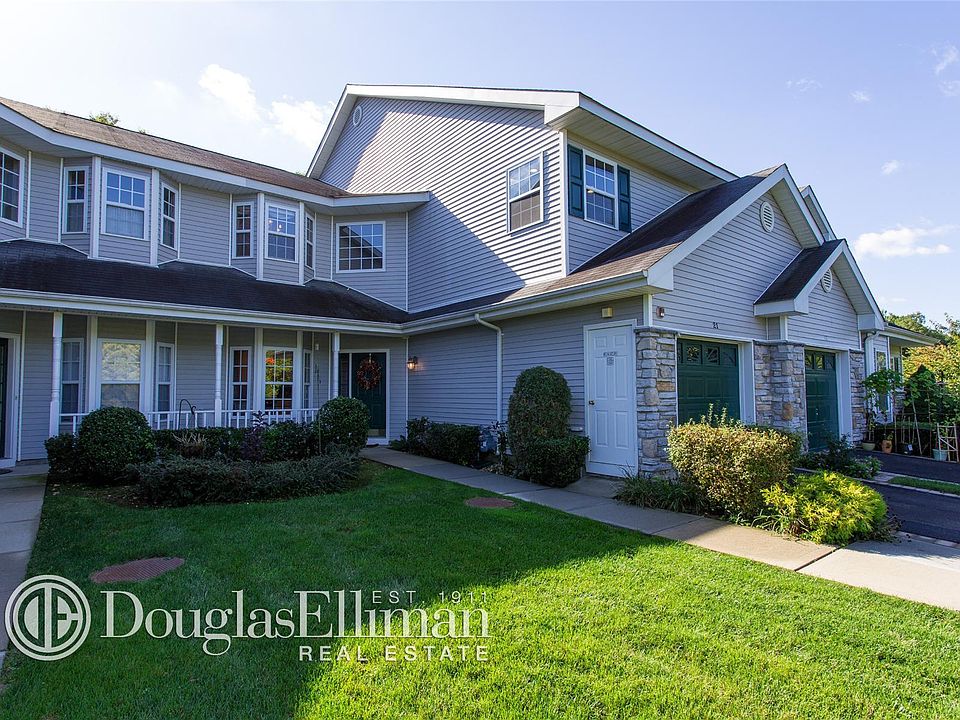 1st image of 21 Willow Wood Dr