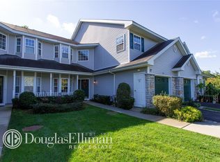 21 Willow Wood Dr, East Setauket, NY 11733