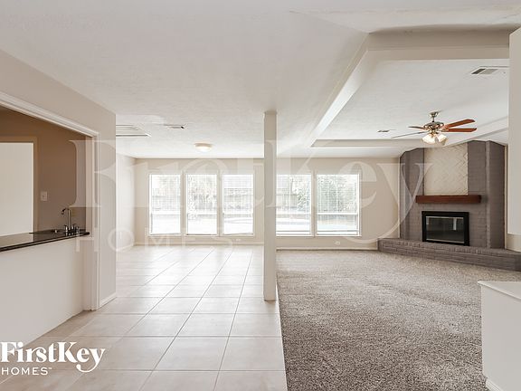 3rd image of 1403 Diana Ct