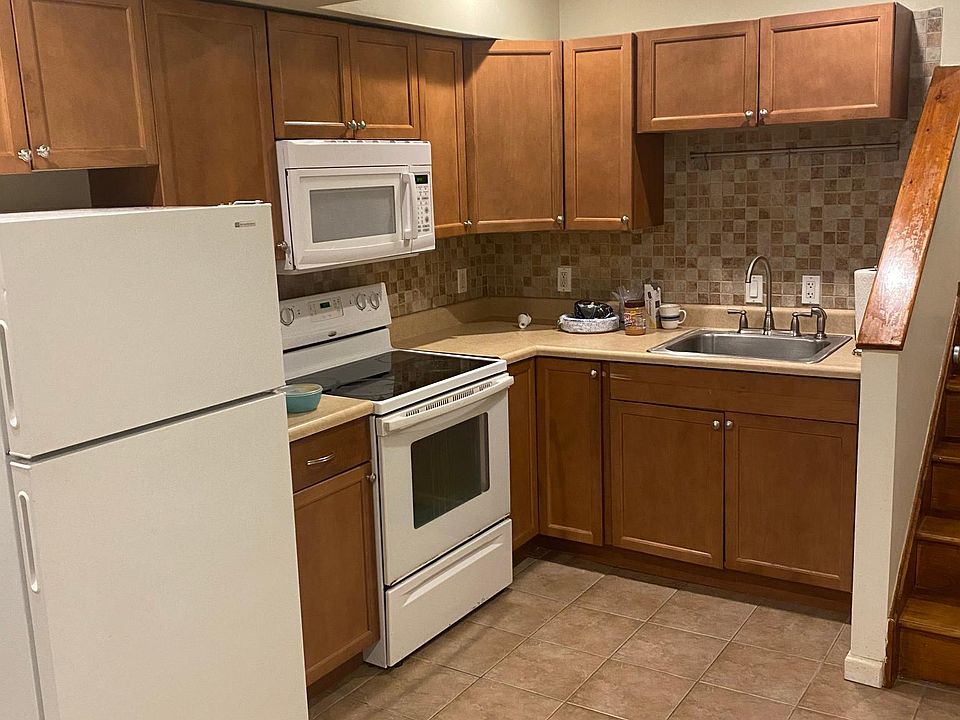 1st image of 426 South St #1