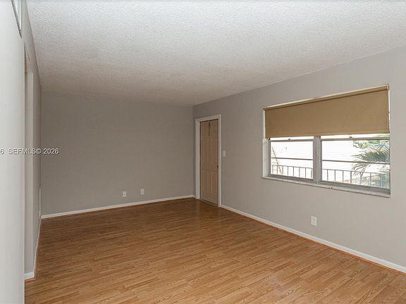 5th image of 2145 Pierce St APT 218