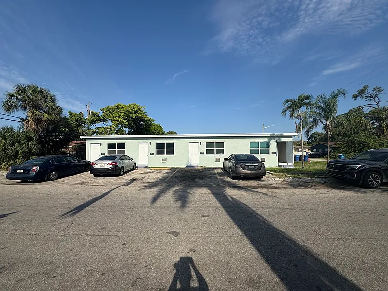 2122 NW 7th Ct #3 — Photo 15
