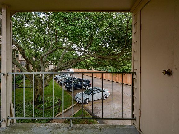 4th image of 12550 Whittington Dr #2