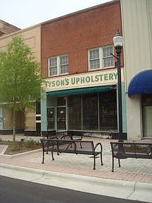 1st image of 134 NW Main St