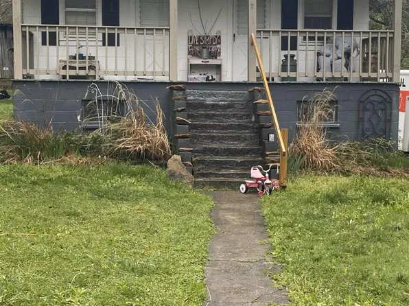 563 Acup Rd, Happy, KY 41746