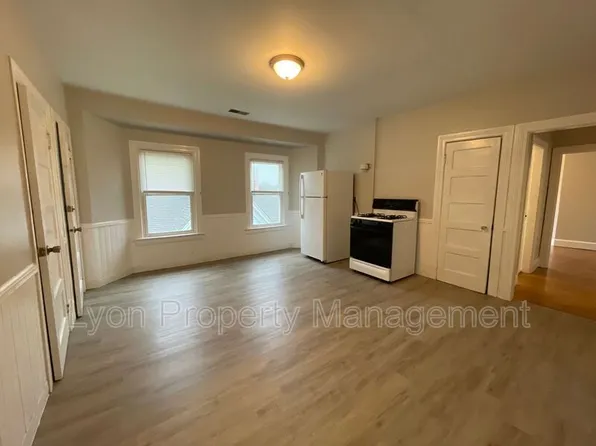 23 Villa Ave Floor 3, Providence, RI 02905