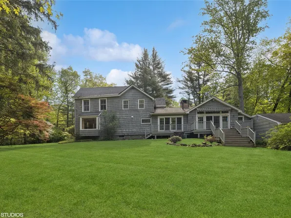 33 Mile Road, Montebello, NY 10901