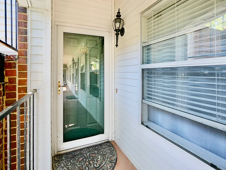 207 Westover Ave — Photo 2