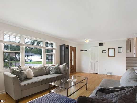4th image of 9 Brookdale Rd