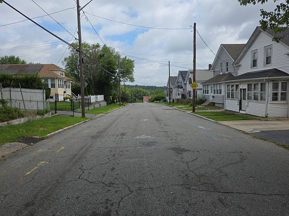 4th image of 77 Seamans St
