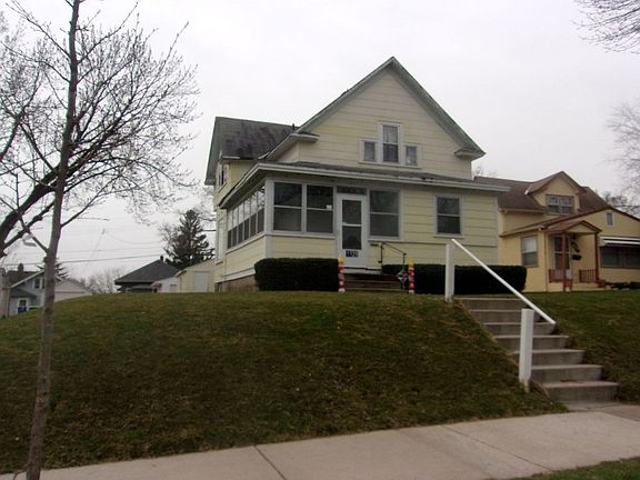 3rd image of 1128 Thomas Ave