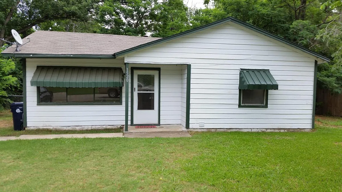 2 bed, 750 sqft, $1,700 — Photo 2