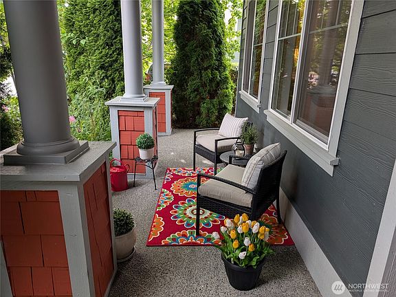 2nd image of 405 Bondgard Avenue E