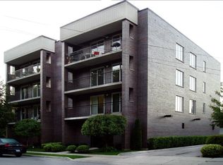 6415 Elm St APT 3A, Morton Grove, IL 60053