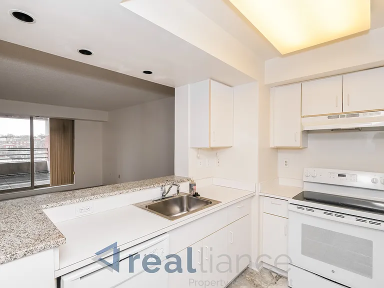 1275 25th St NW #602 — Photo 10