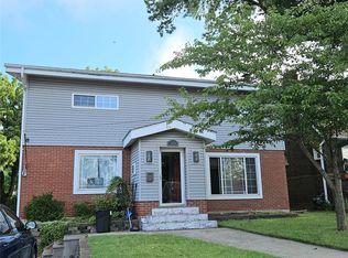 2930 Buena Vista Ave, Alton, IL 62002