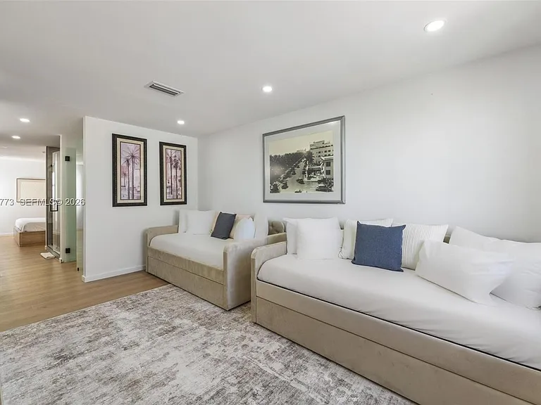 1975 Calais Dr #7 — Photo 13