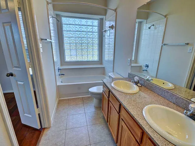 6607 Lake Woodlands Dr #531 — Photo 18