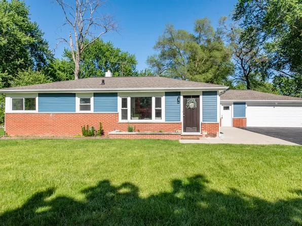 37155 N Shirley Dr, Gurnee, IL 60031