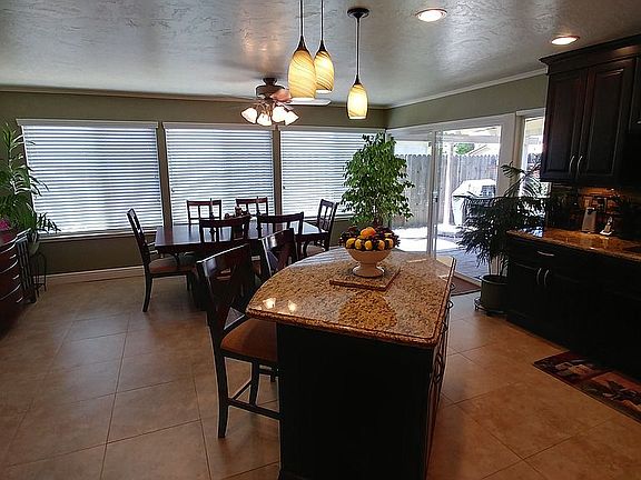 4th image of 8071 Oak Meadow Ct