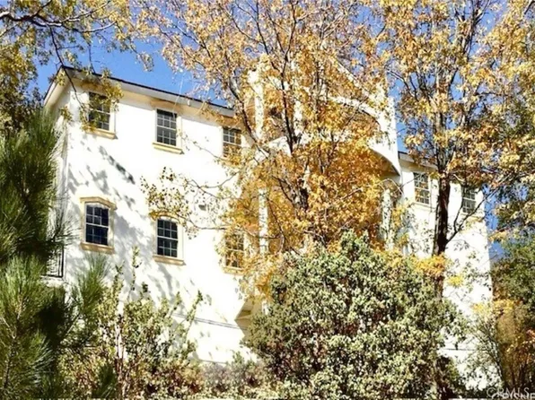 28620 Manitoba Dr, Lake Arrowhead, CA 92352