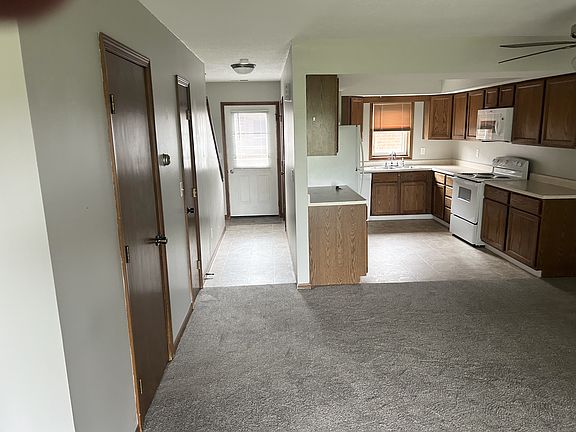 3rd image of 17468 Fairway Dr #B