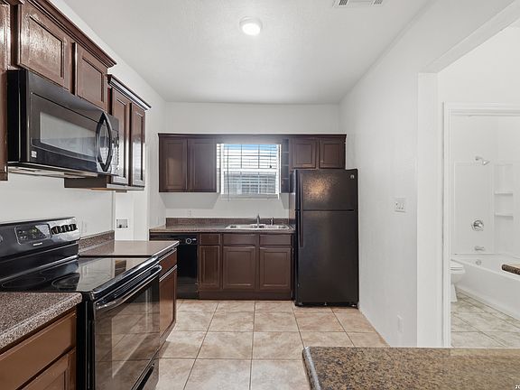 5th image of 1030 W WINNIPEG AVE