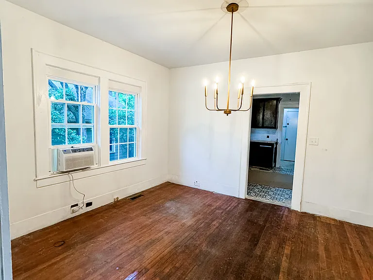 1003 Lexington Ave — Photo 10