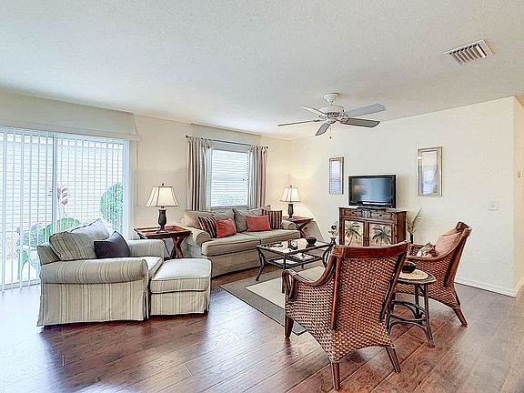 5th image of 1822 Orange Ct