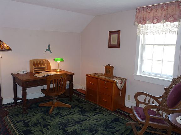 Office/bedroom on 2nd floor