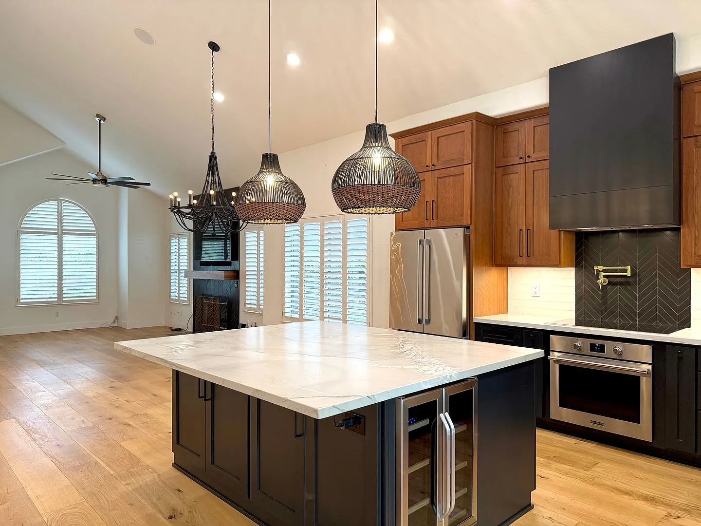 Must See! Beautiful Fully Renovated 3 Bed 3 Bath! — Photo 4