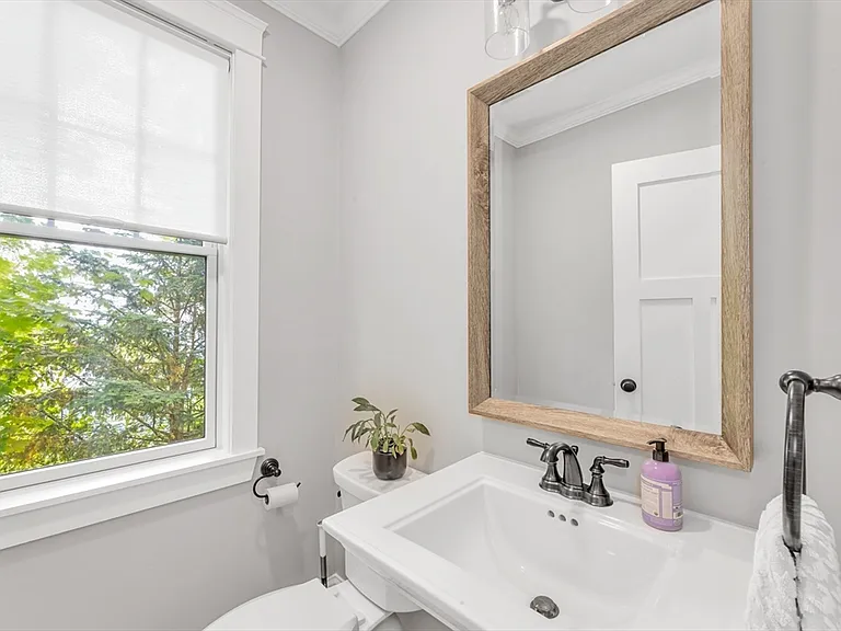 11 Chase Ave #1 — Photo 28
