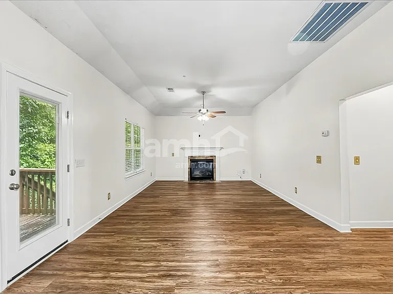 1413 Napa Point W — Photo 7