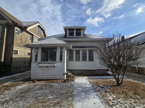 2966 N 45th St, Milwaukee, WI 53210