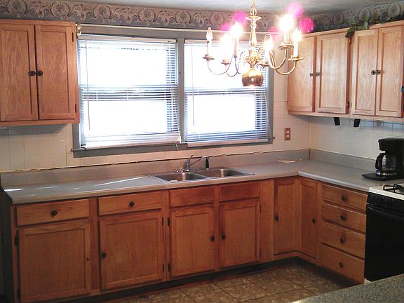 3rd image of 3823 E 71st Ter