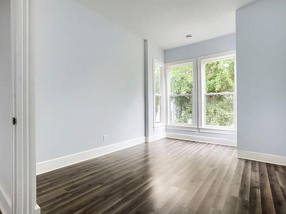 4th image of 691 Burr St #2