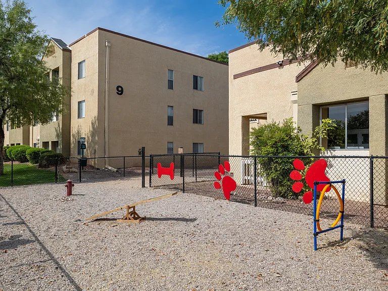 Pavilions at Pantano Apartments — Photo 9
