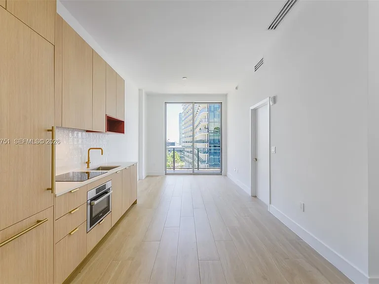 90 NE 32nd St #1108 — Photo 8
